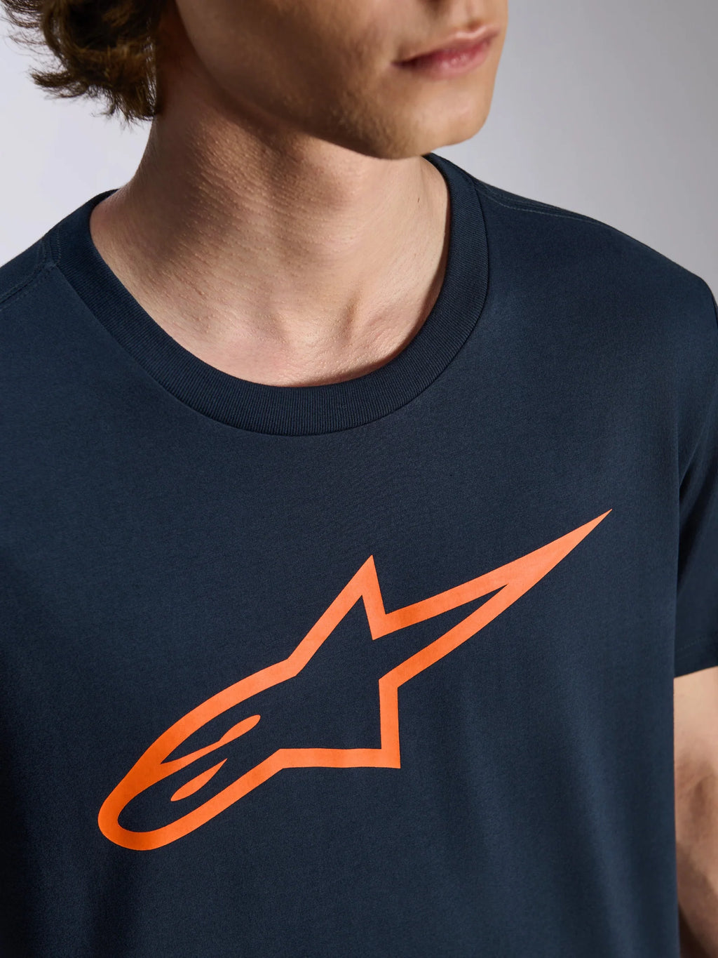 AGELESS 2.0 CSF TEE NAVY ORANGE