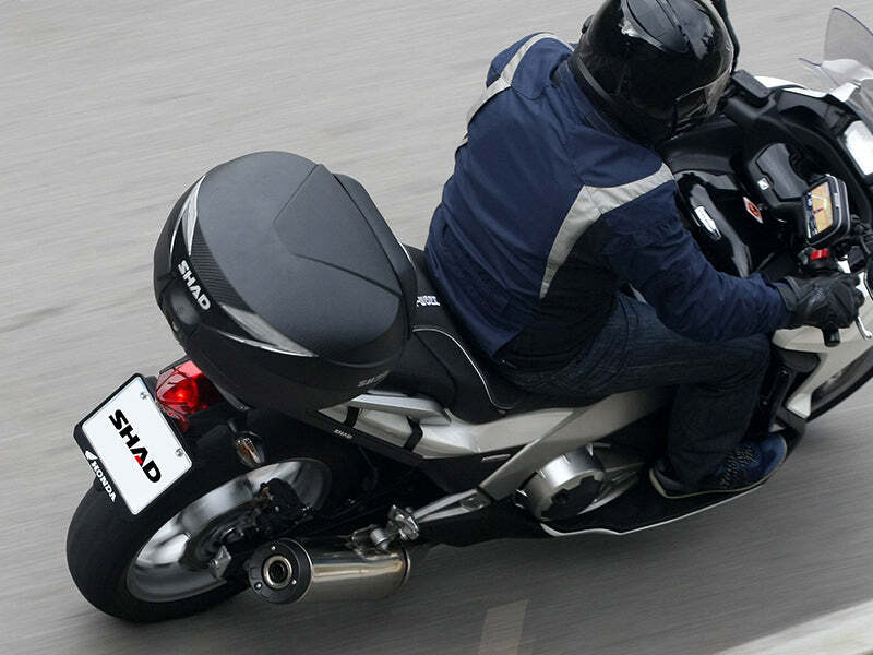 SH39 Top Case 39L with Carbon look panel