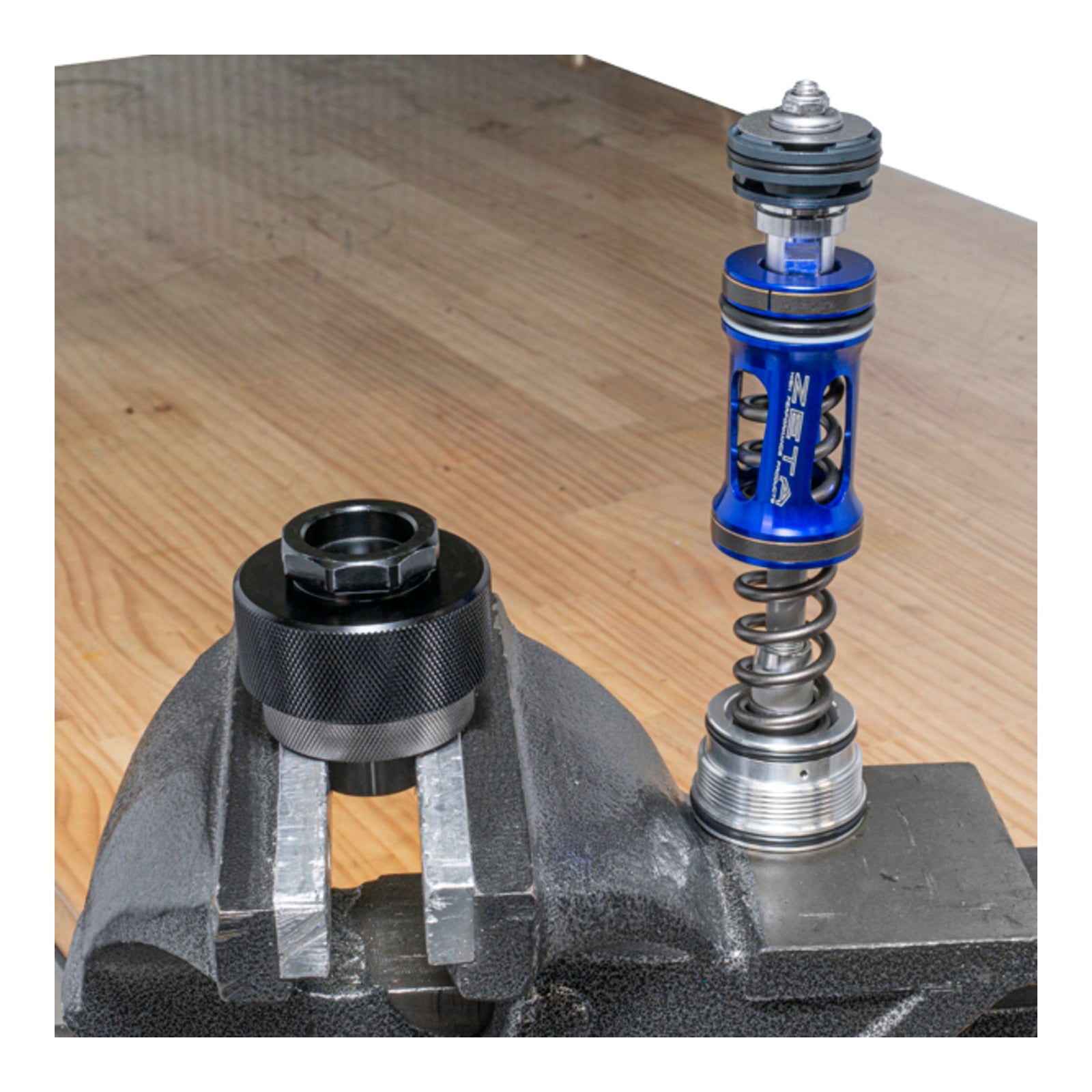 Enzo-DRC Vice Adapter